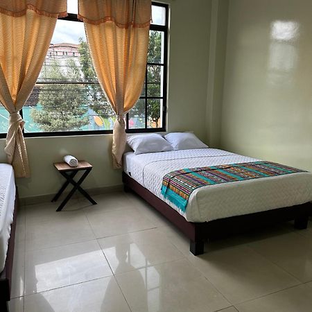 Hostal Marin Central Quito Luaran gambar