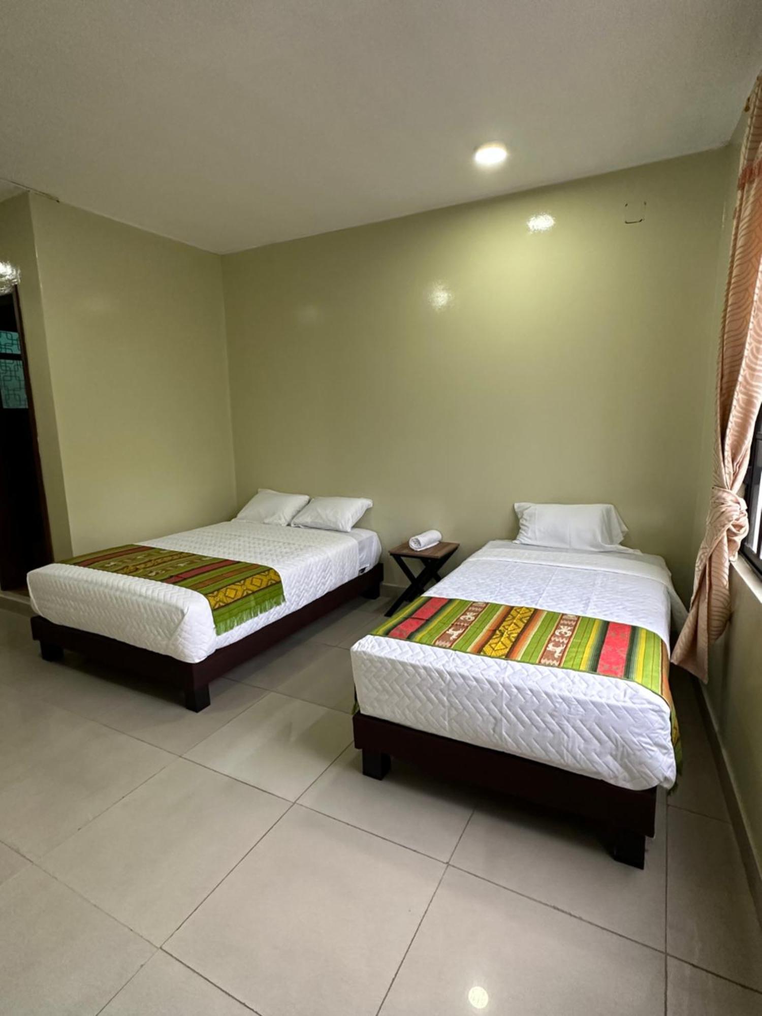 Hostal Marin Central Quito Luaran gambar