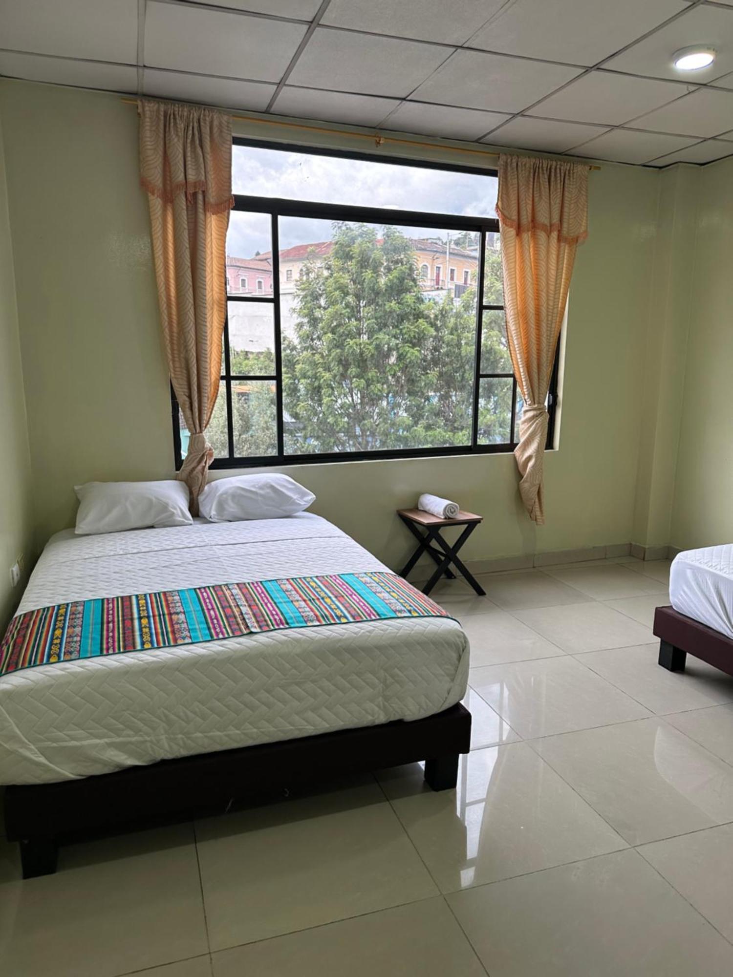 Hostal Marin Central Quito Luaran gambar